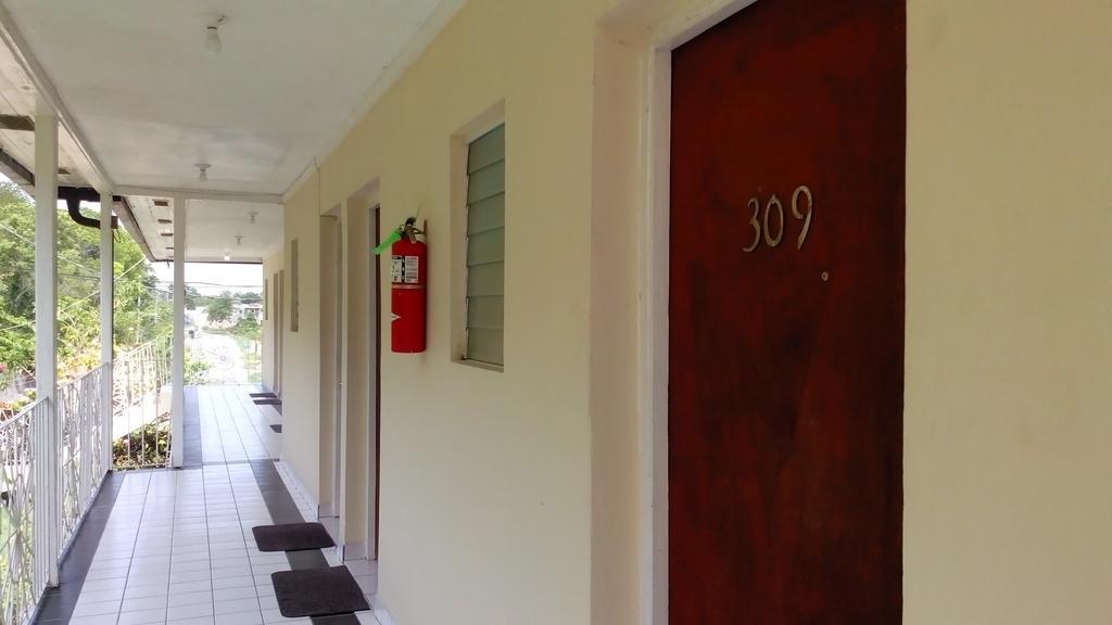 Hotel Relax Resort Montego Bay Exterior photo