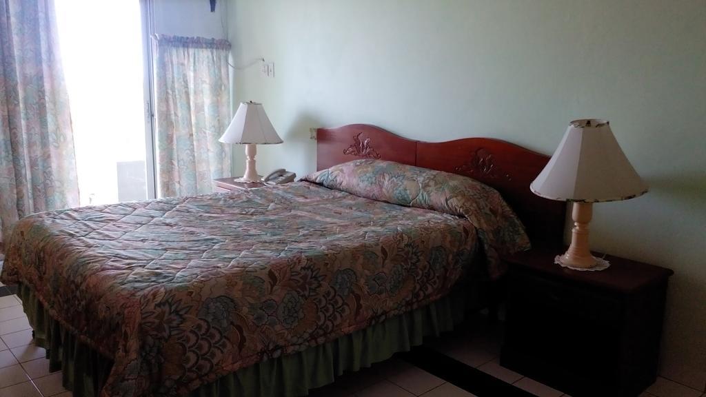 Hotel Relax Resort Montego Bay Exterior photo